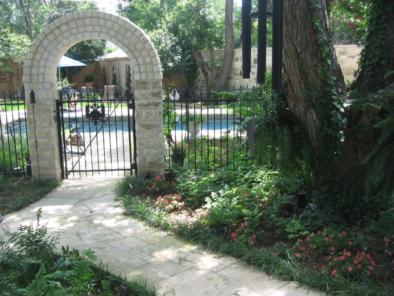 Strickland Arms Bed&Breakfast Austin Exterior foto